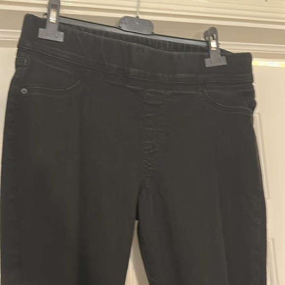 Old Navy Black Super Skinny Black Jeans Stretch Size 10 EUC - Picture 2 of 6